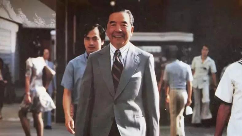 从“旱鸭子”到“船王”,他只用了20年